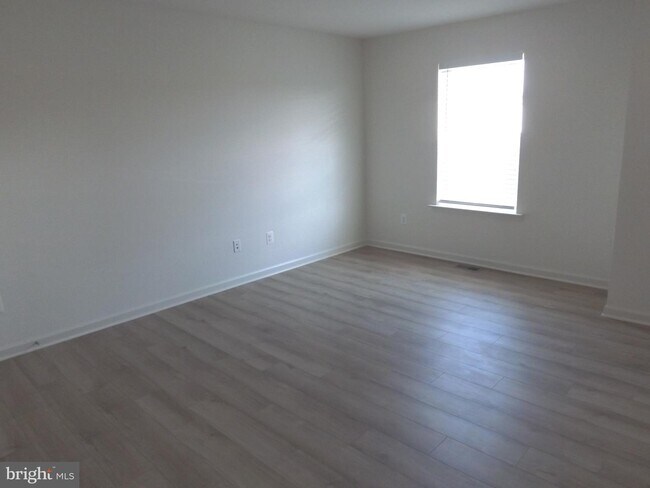 Building Photo - 42 Belmont Pl