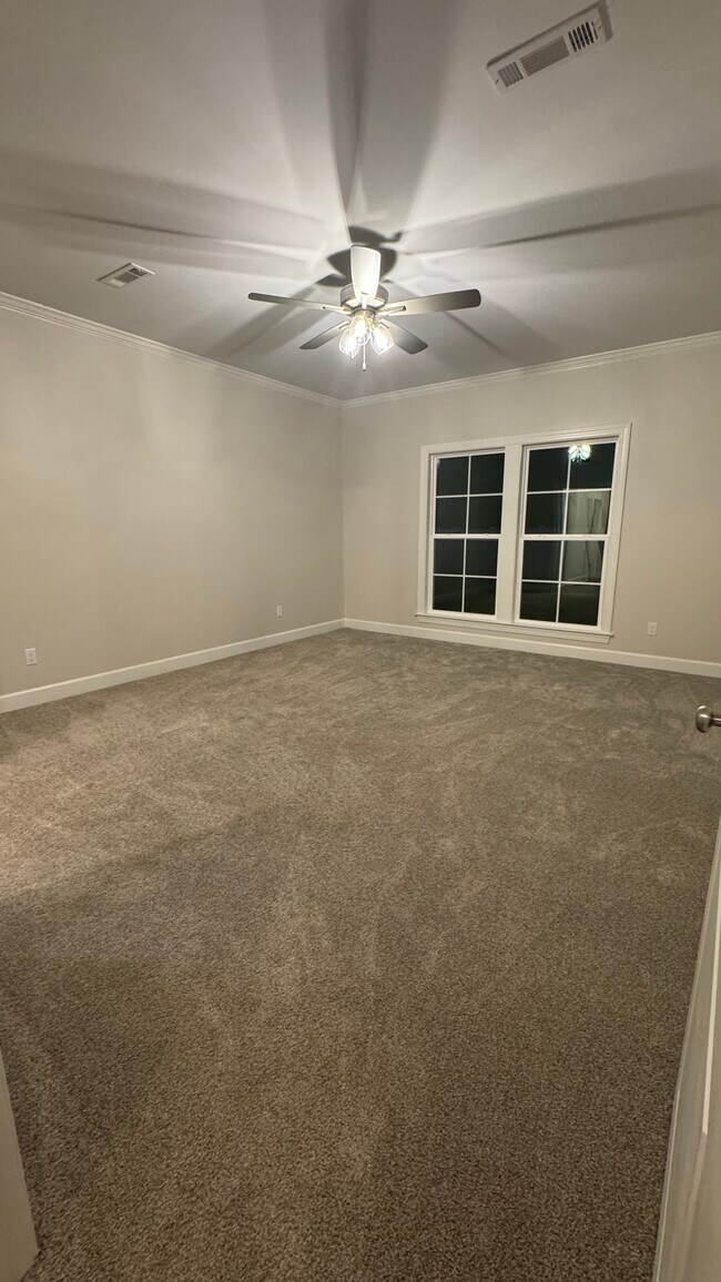 Building Photo - 113 Elliott Dr