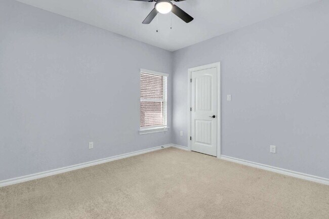 Building Photo - "Spacious 4-Bedroom Oasis with 3 Full Baths, Study, Game Room & NO HOA in San Antonio – 2,521 Sq ...