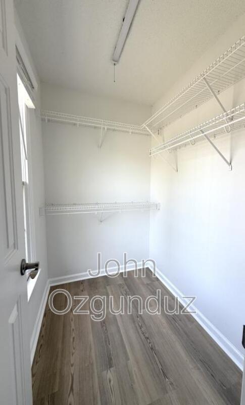 Building Photo - 804 Falling Wind Ct