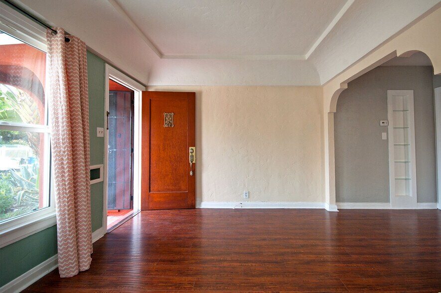Building Photo - 4032 Garden Ave