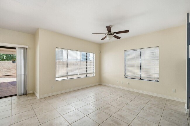 Building Photo - 1333 N Brittany Ln