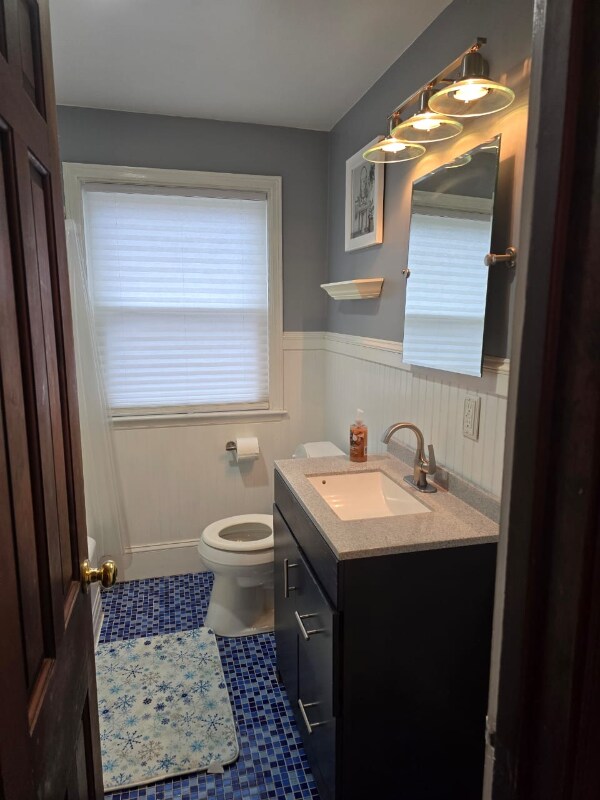 Building Photo - 2407-2407 Sycamore St