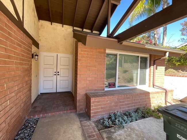 Building Photo - 4 Bedroom 3 Bath 2 Story Home With Family ...