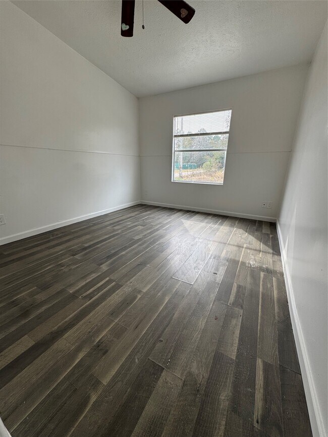 Building Photo - 12011 Greensbrook Forest Dr