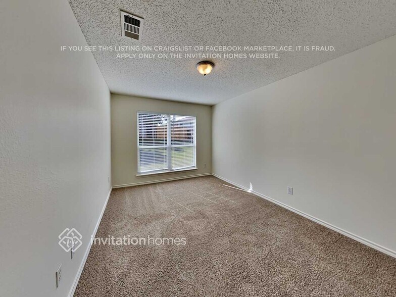 Building Photo - 8418 Sailors St