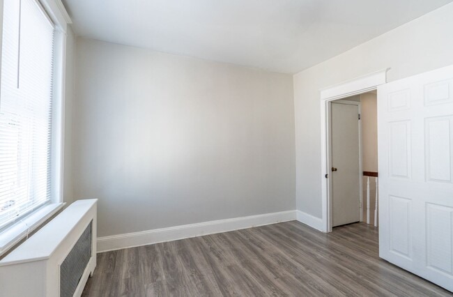Building Photo - Newly rehabbed 3 bedroom