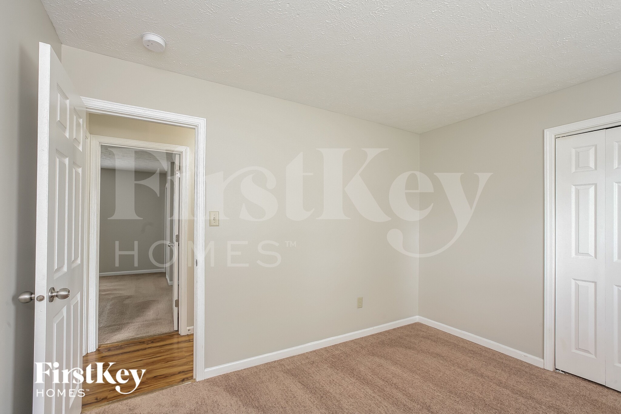 Building Photo - 8522 Summertree Ln