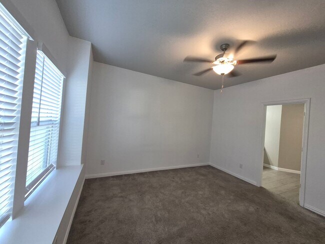 Building Photo - 2102 Gabby Cole Ln