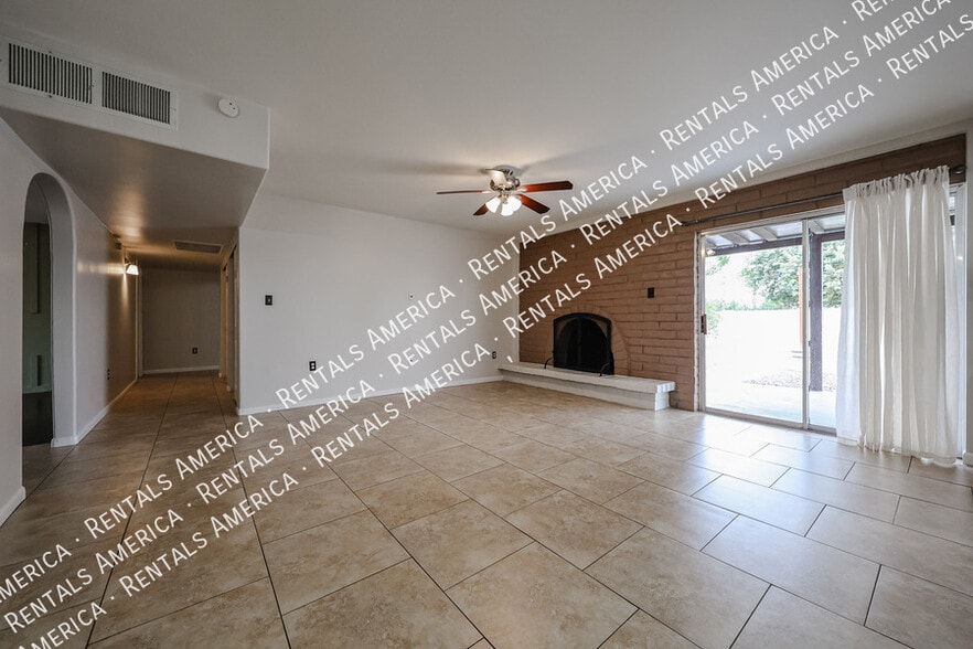 Building Photo - 1713 W Oraibi Dr