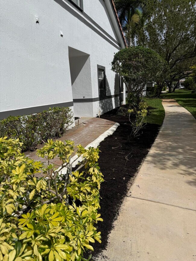 Building Photo - 9831 NW 24th St