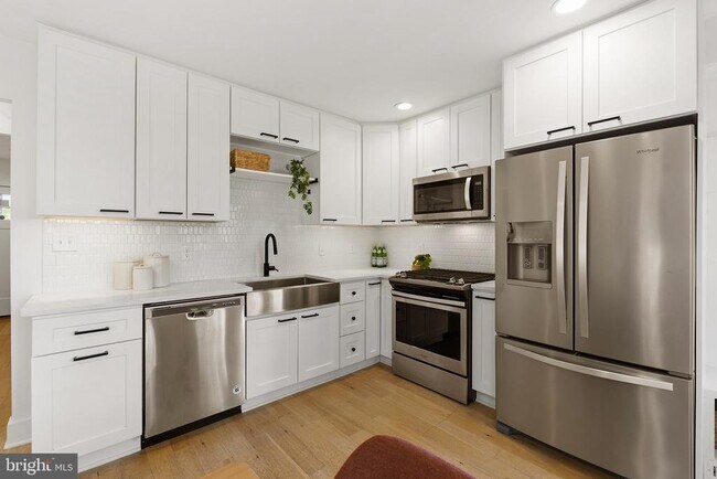 Building Photo - 1711 Lang Pl NE