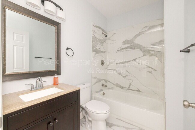 Building Photo - 2615 North Ave