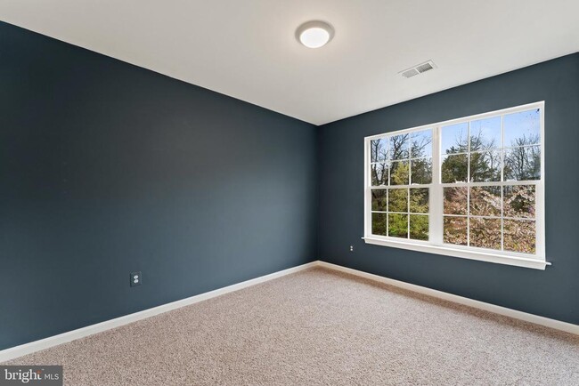 Building Photo - 1099 Longview Ln