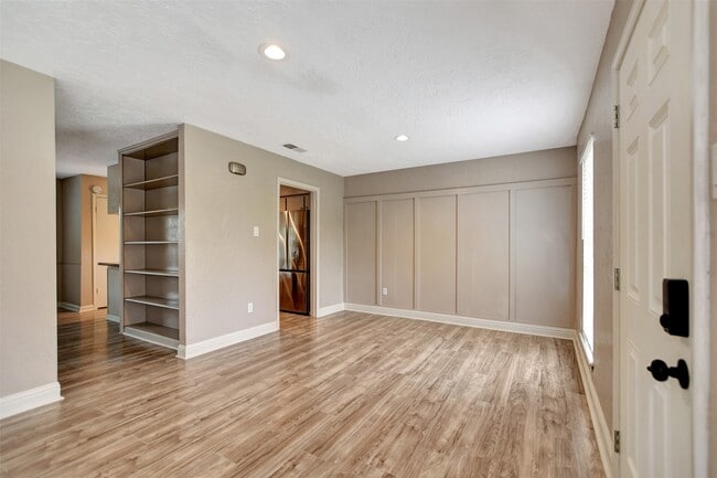 Building Photo - 3826 Willow Springs Ln