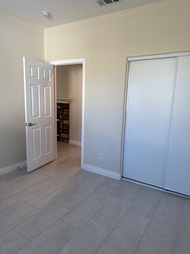 Building Photo - Executive 4 Bedroom Home for Rent