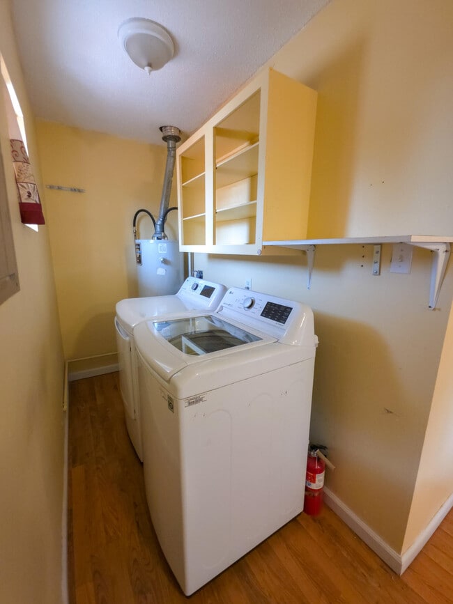 Building Photo - 107 Stout Ave