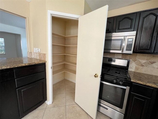 Building Photo - 8411 Tamayo Dr