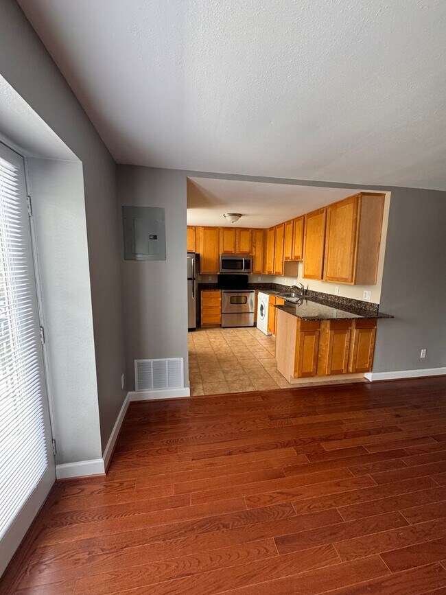 Building Photo - 5630 Pershing Ave