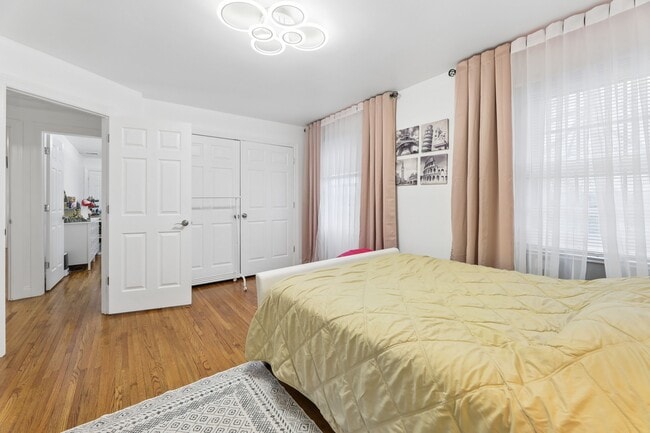 Building Photo - 52 Hillside Ave