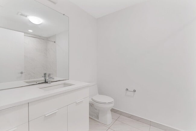 Building Photo - 9 Ave At Port Imperial