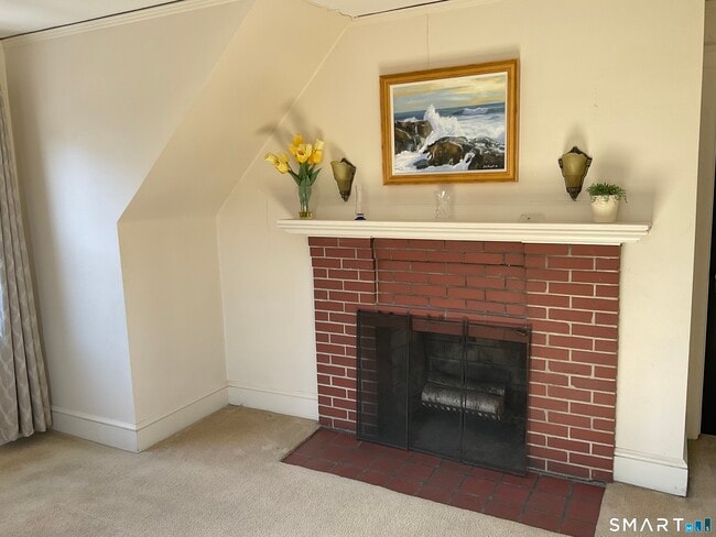 Building Photo - 405 Mohegan Ave Pkwy