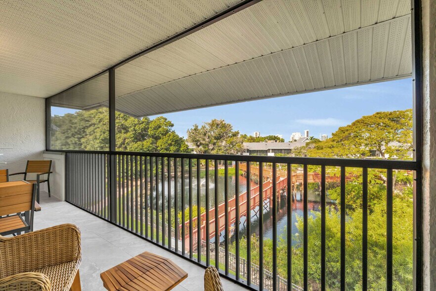 Building Photo - 600 Neapolitan Way