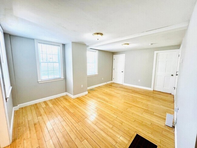 Building Photo - 199 Andover St