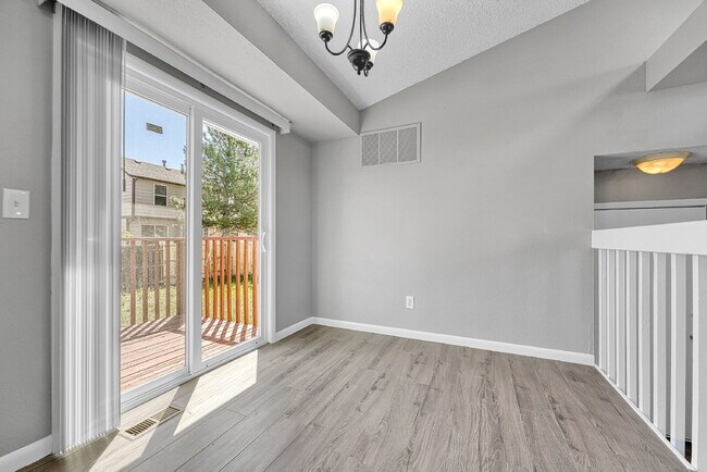 Building Photo - $2,595 - 3 Bed, 1 Bath Newly Renovated Hom...
