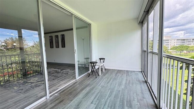 Building Photo - 2650 S Course Dr