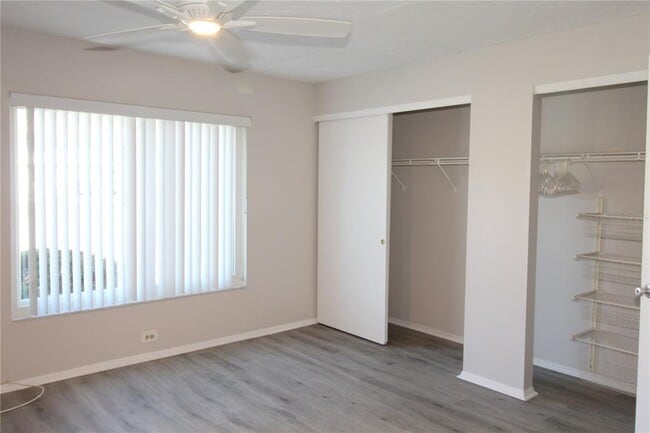 Building Photo - 2628 Hidden Lake Dr N