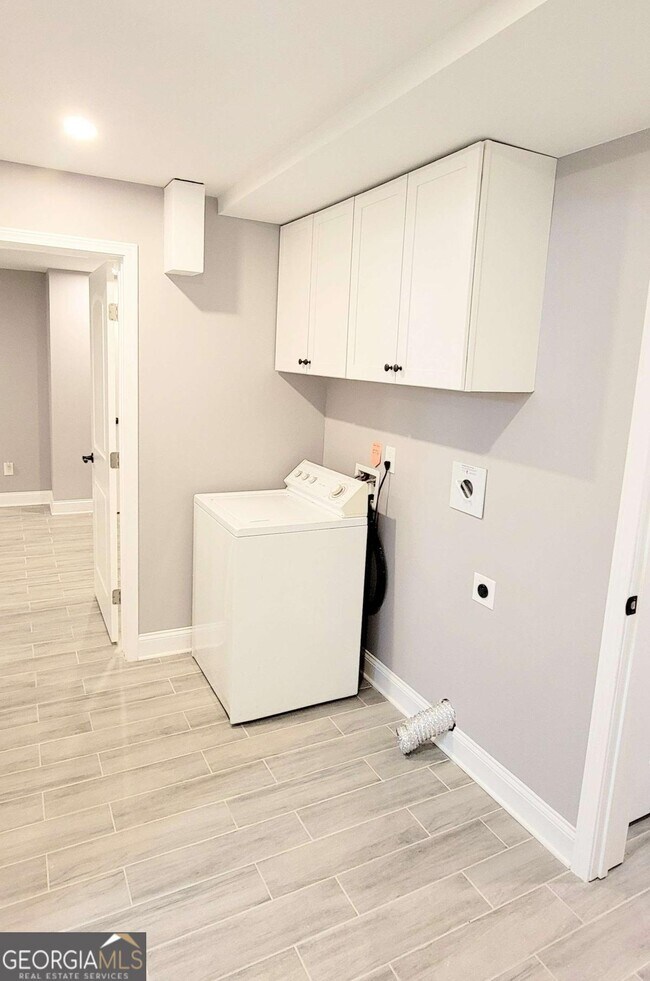 Building Photo - 3595 Greenside Ct