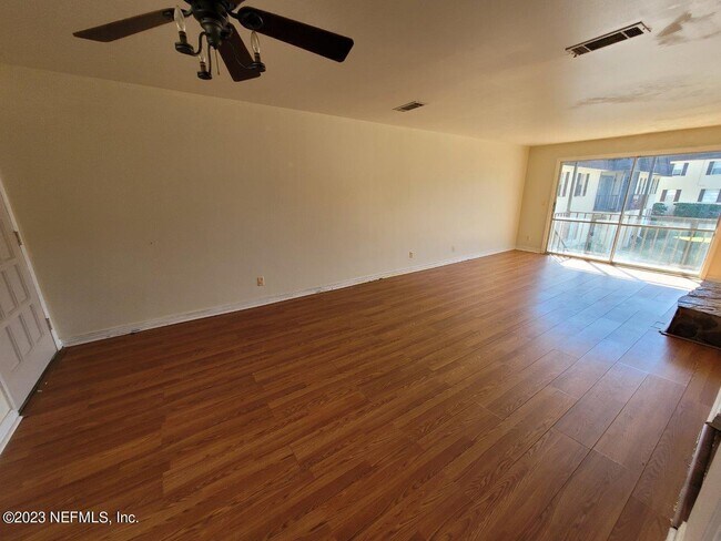 Building Photo - 1540 El Prado Rd