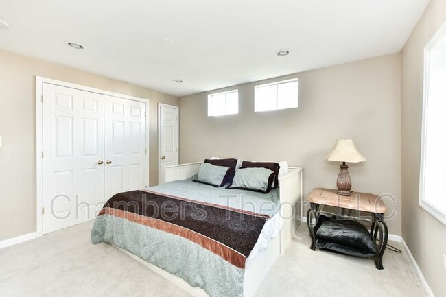 Building Photo - 46814 Snow Hill Way