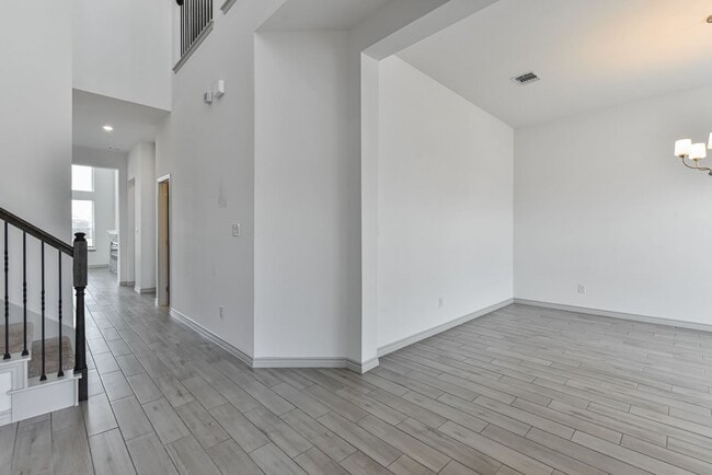 Building Photo - 7915 Gold Dr