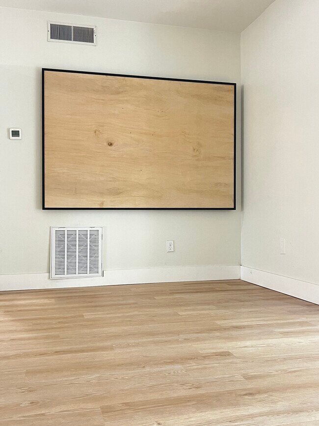 Building Photo - 10042 N 52nd St