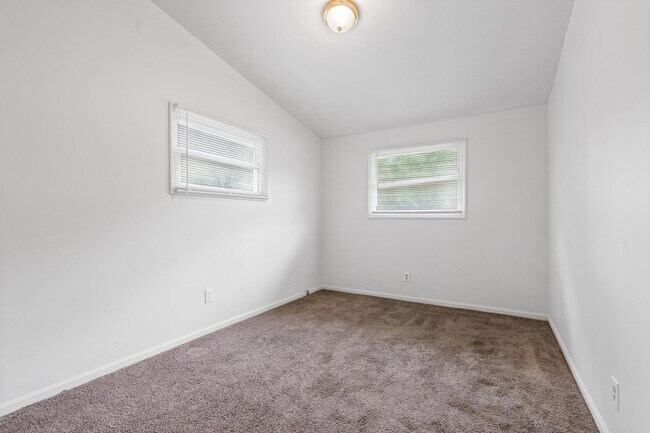 Building Photo - 3222 Athens Ave