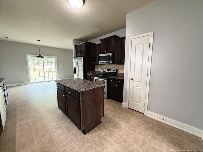 Building Photo - 260 Trenton Pl