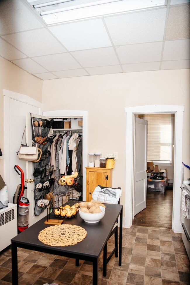 Building Photo - 154 E High St