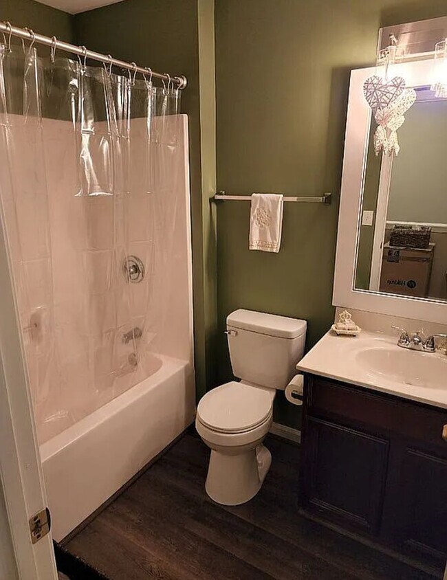 Building Photo - 328 Moonstone Dr