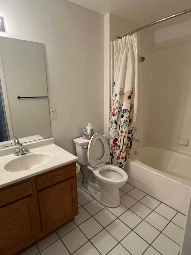 Building Photo - 5427 S Dover St