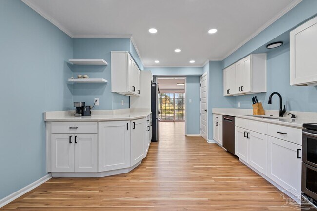 Building Photo - 4844 Huron Dr