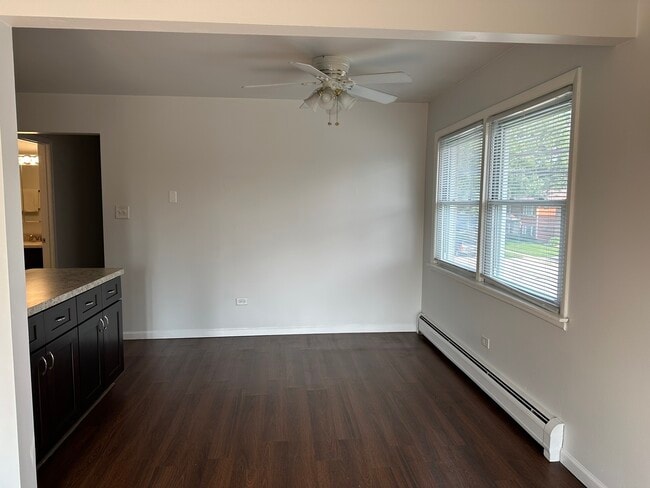 Building Photo - 4537 Maple Ave
