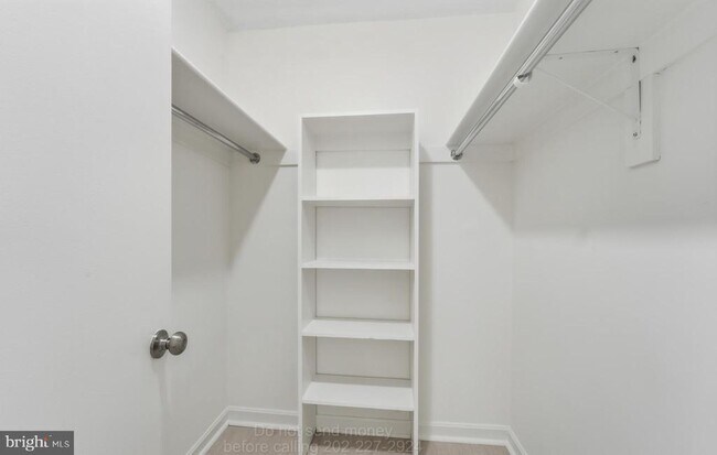 Building Photo - 3829 Hamilton St