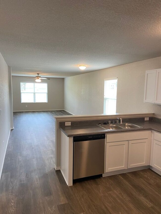 Building Photo - BRAND NEW Three Bedroom | Two Bath Home Lo...