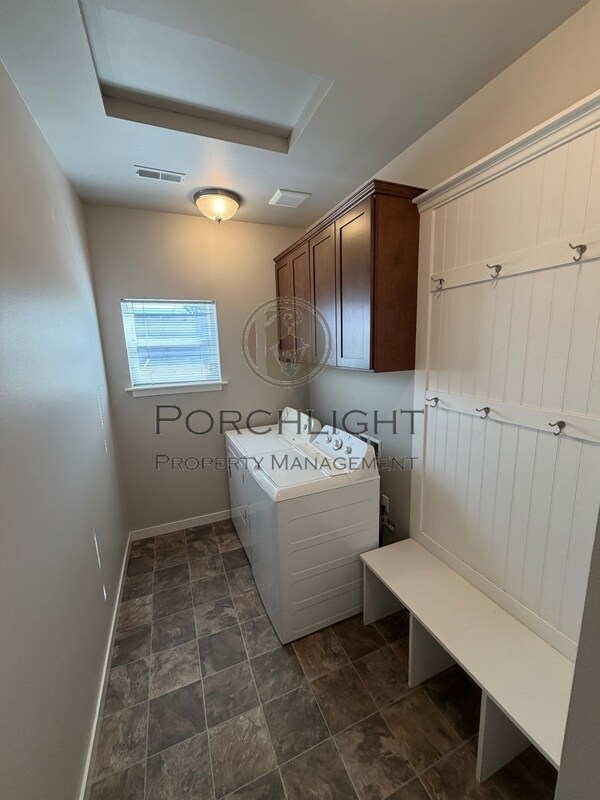Building Photo - 600 Pioneer Ct