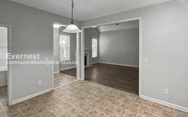 Building Photo - 1195 Washington Dr