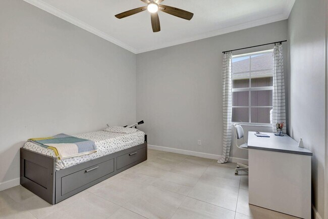 Building Photo - 870 Hookline Cir