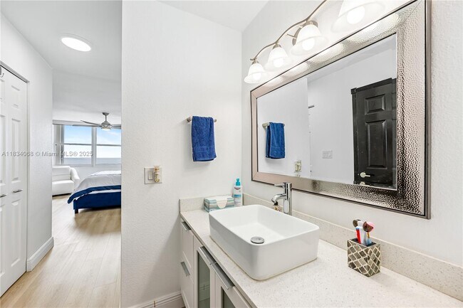 Building Photo - 2201 S Ocean Dr