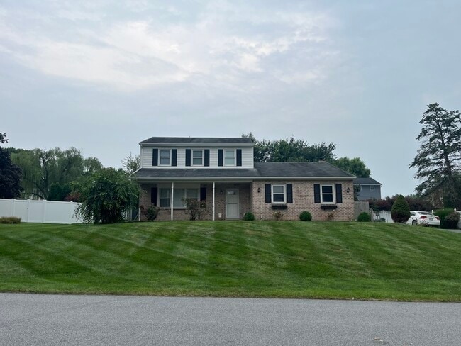 Building Photo - 2440 Douglas Dr